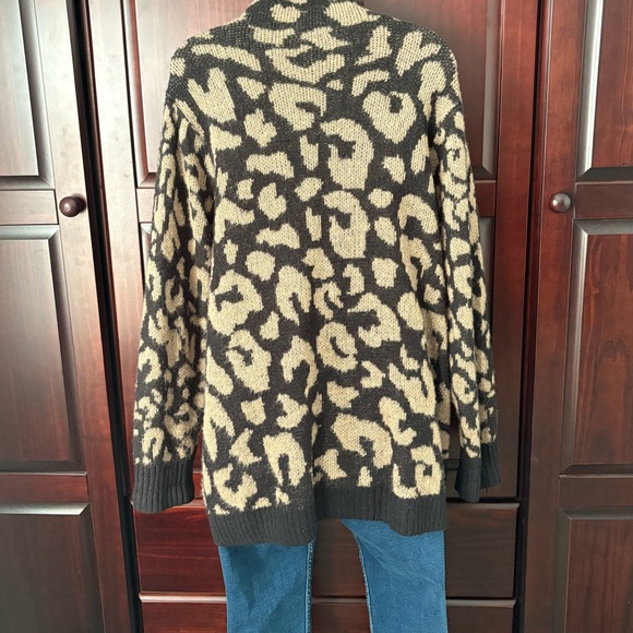 TWO PACK Animal Print Mock Neck Sweaters in GRAY and BLACK/TAN - Picture 12 of 16